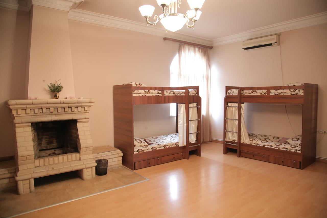 Noy Hostel Erévan Extérieur photo