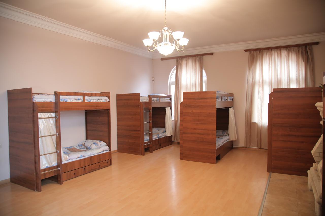 Noy Hostel Erévan Extérieur photo